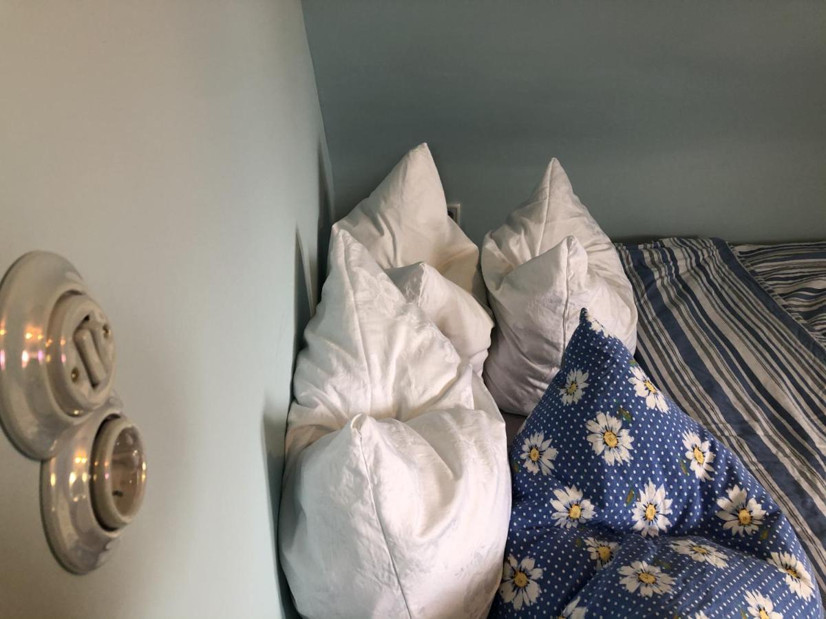 Blaues Zimmer Mit Grossem Balkon, Bad Ist Ein Traum, 50 Schritte Zum Radweg Am Main,Ideal For Short Stay Mainstockheim Екстериор снимка