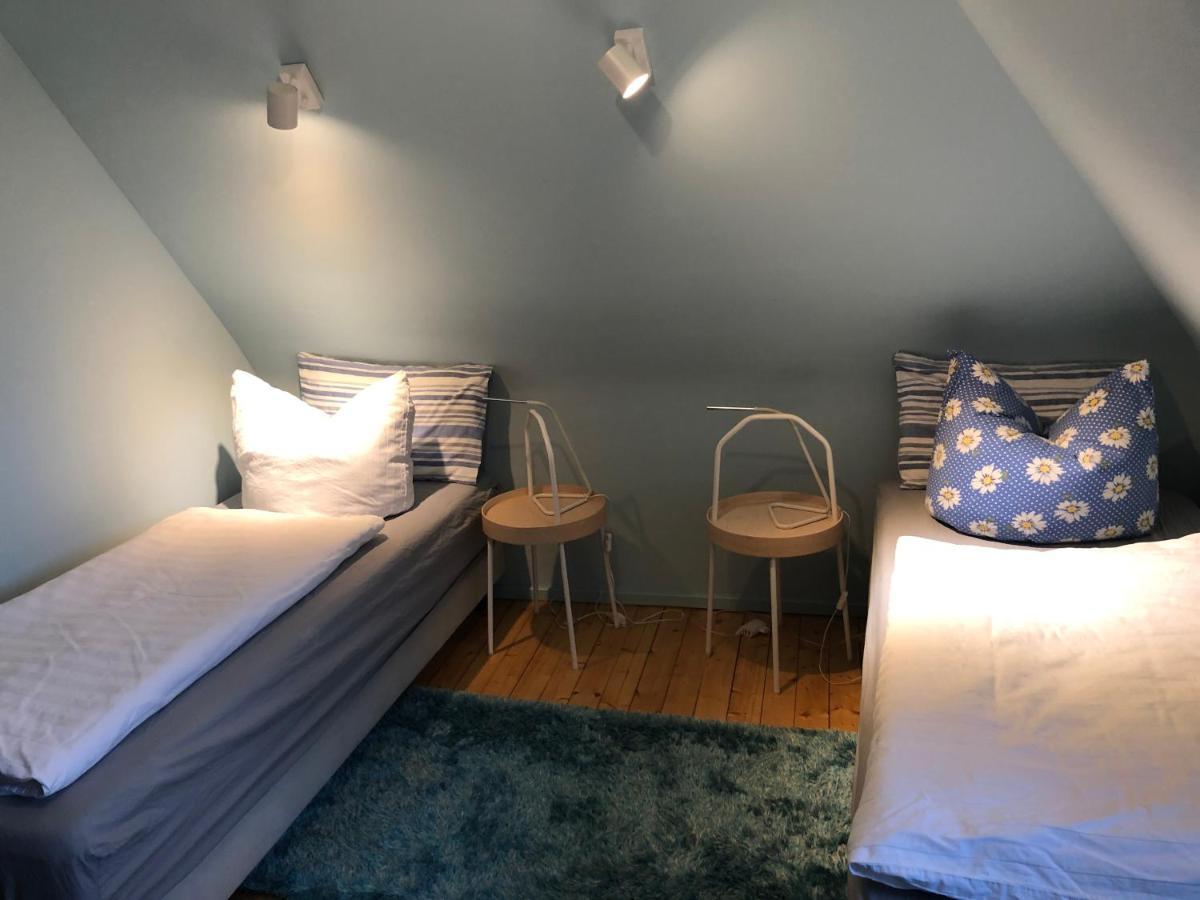 Blaues Zimmer Mit Grossem Balkon, Bad Ist Ein Traum, 50 Schritte Zum Radweg Am Main,Ideal For Short Stay Mainstockheim Екстериор снимка