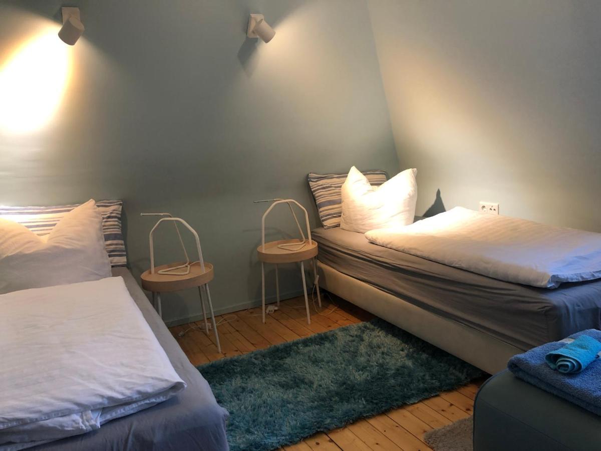 Blaues Zimmer Mit Grossem Balkon, Bad Ist Ein Traum, 50 Schritte Zum Radweg Am Main,Ideal For Short Stay Mainstockheim Екстериор снимка