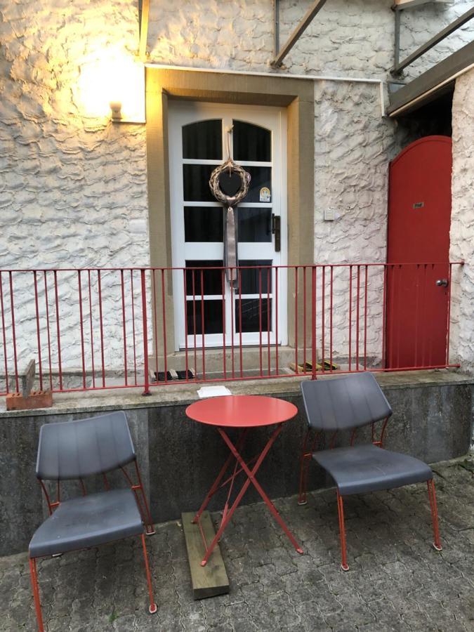 Blaues Zimmer Mit Grossem Balkon, Bad Ist Ein Traum, 50 Schritte Zum Radweg Am Main,Ideal For Short Stay Mainstockheim Екстериор снимка