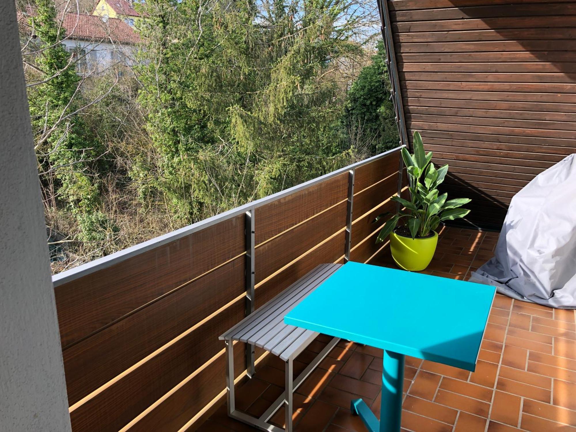 Blaues Zimmer Mit Grossem Balkon, Bad Ist Ein Traum, 50 Schritte Zum Radweg Am Main,Ideal For Short Stay Mainstockheim Екстериор снимка